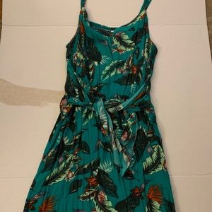 ✨MOVING SALE✨ Leafy Print Mini Dress